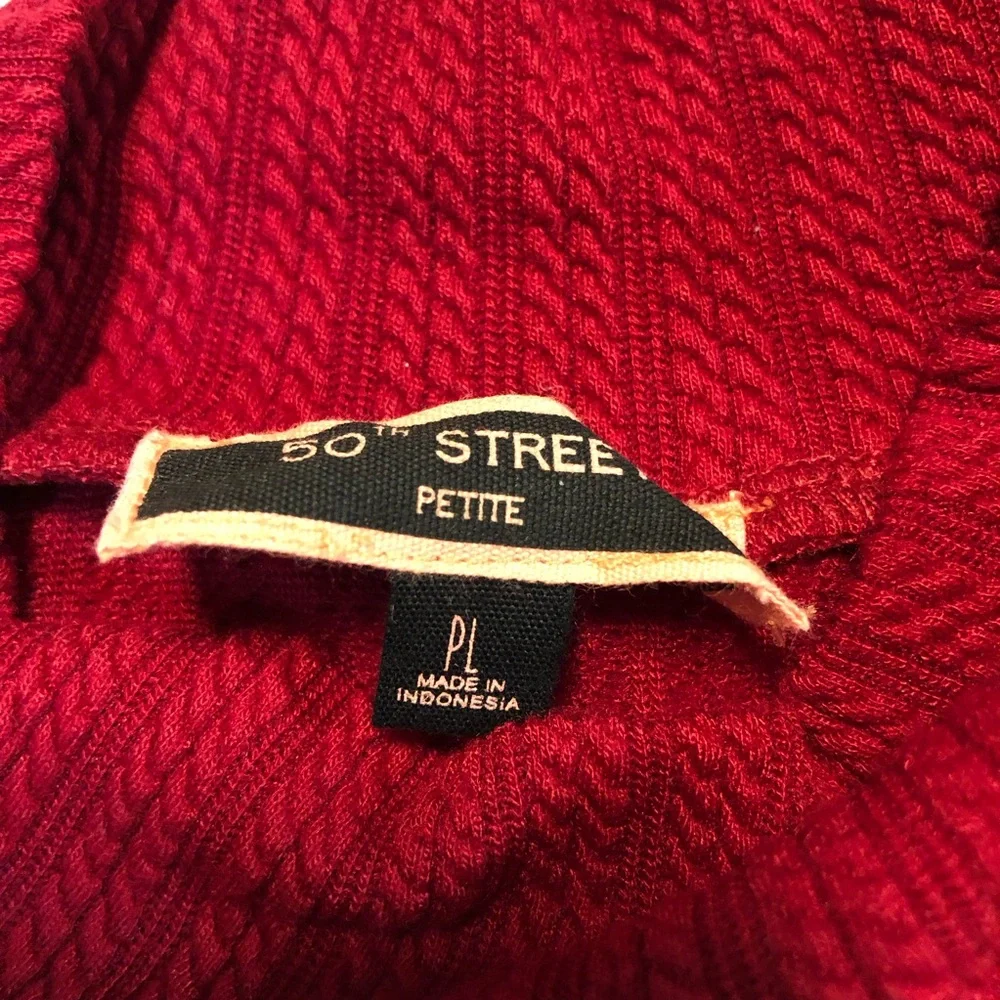 NWT 50th Street Women’s Long Sleeve Stretch Pullover Knit Red Sweater PL
